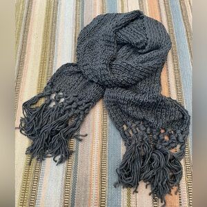 Hinge Chunky Knit Scarf with Fringe